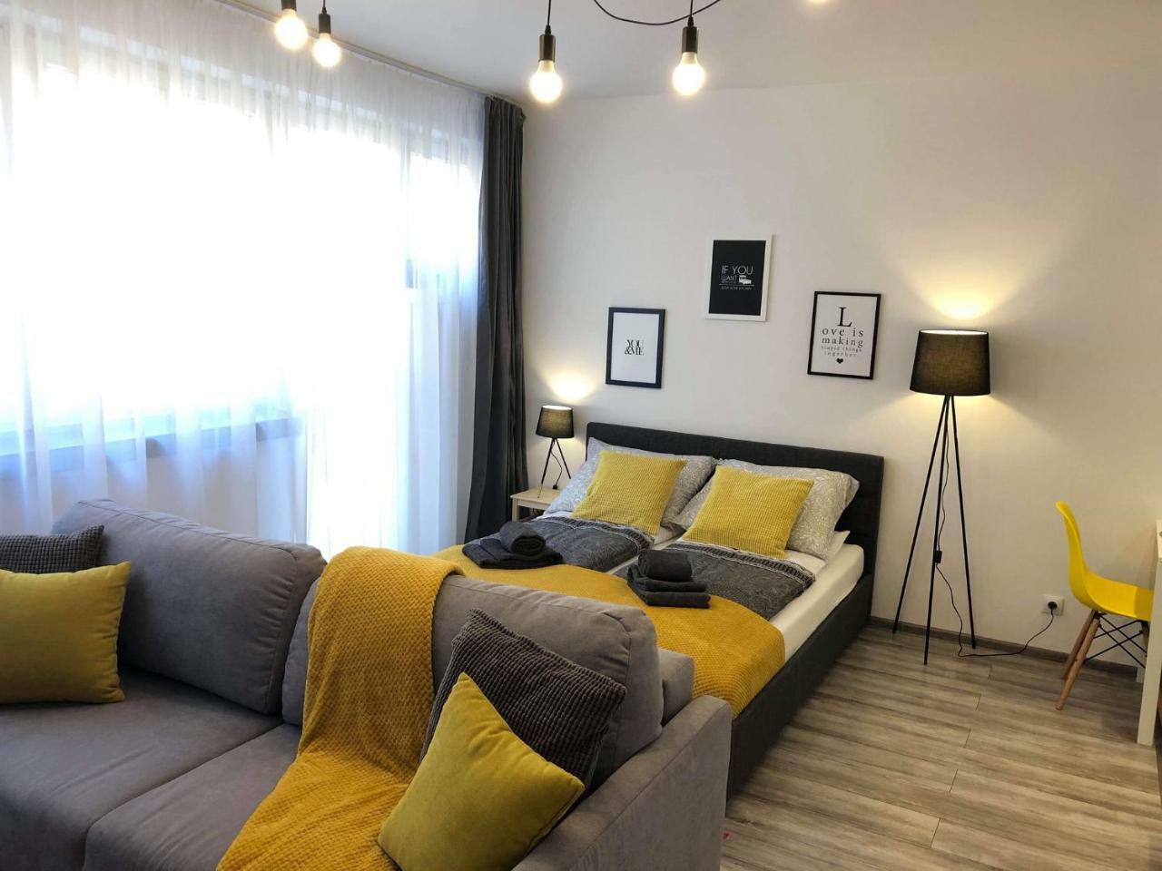 Apartament Szczesliwa 13 - Plac Ratuszowy เยเลเนียกูรา ภายนอก รูปภาพ