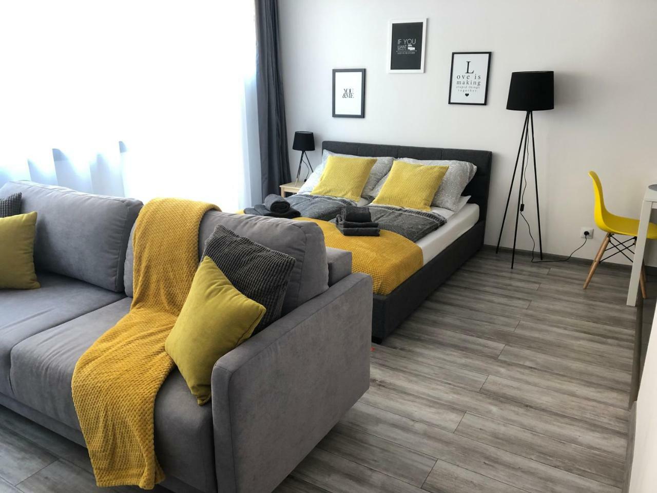 Apartament Szczesliwa 13 - Plac Ratuszowy เยเลเนียกูรา ภายนอก รูปภาพ